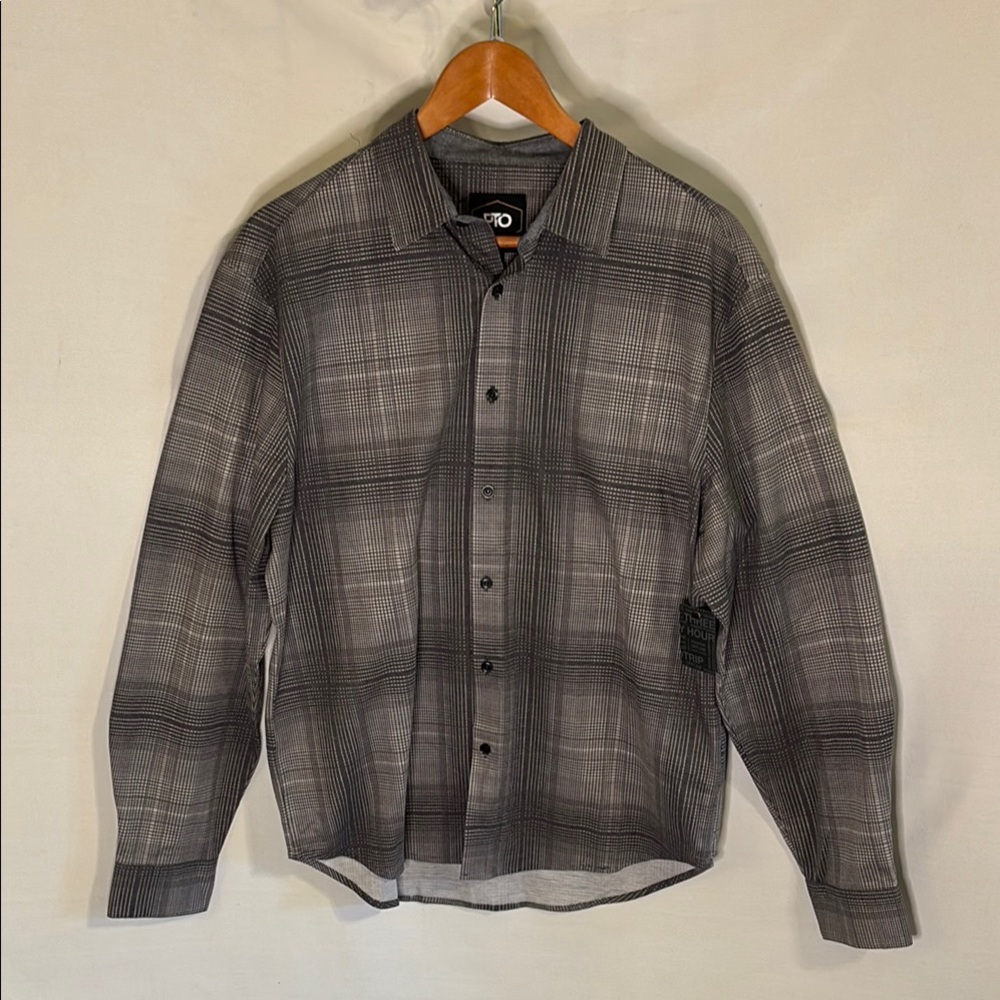PTO Men's Gray Plaid Button Up Shirt medium